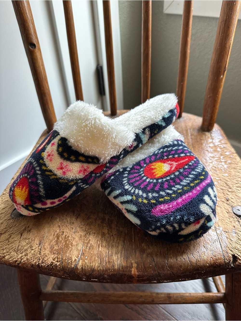 Vera Bradley Navy Multicolor Cozy Slip-On Slippers